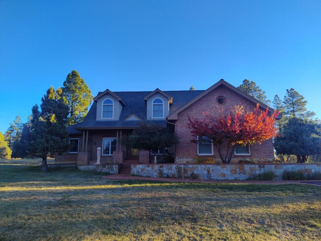 Foto del edificio - Stunning Executive Home in Timber Ridge!