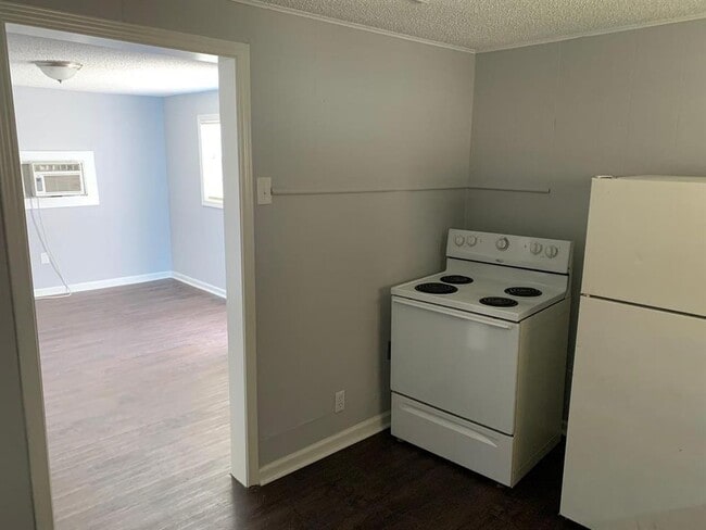 Building Photo - 3718 Avenue M 1/2