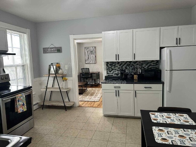 Building Photo - 73 Green Hill Pkwy