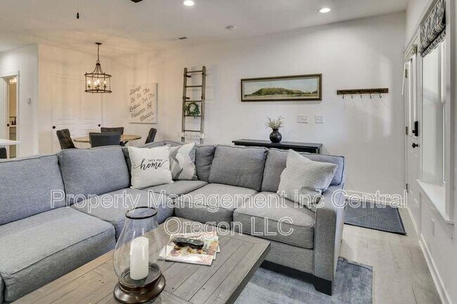 Foto del edificio - 950 North Hindeman Street