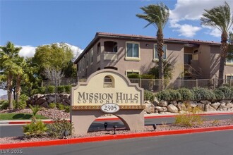 Building Photo - 2305 W Horizon Ridge Pkwy