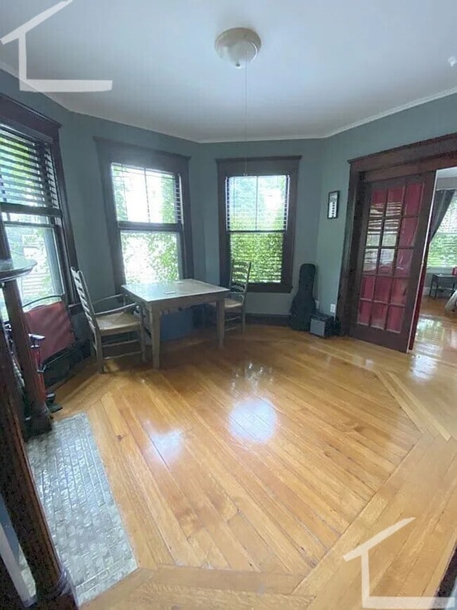 Building Photo - Goregous 3 bed in Allston