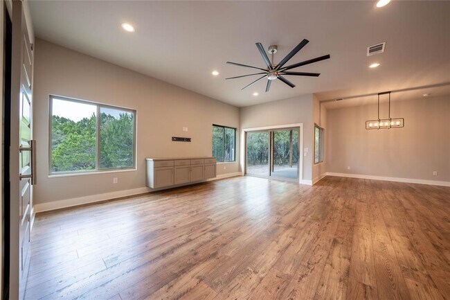Foto del edificio - 21802 Surrey Ln