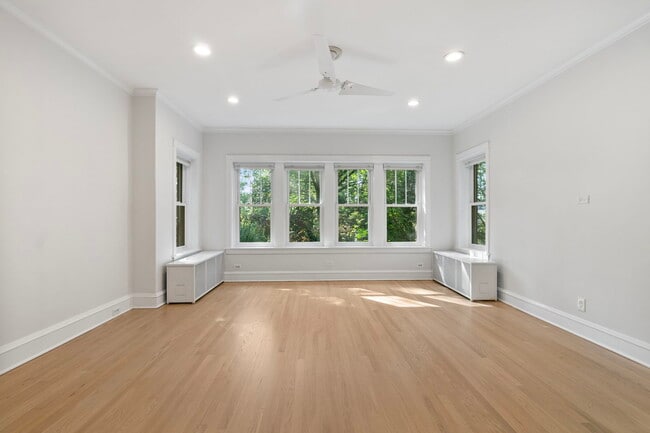 first floor living room - 1031 Wesley Ave