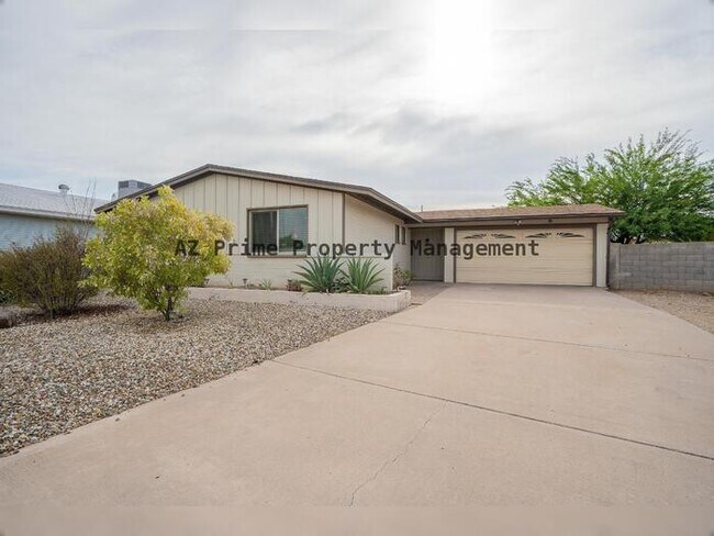 Building Photo - 12028 N 22ND ST, PHOENIX AZ