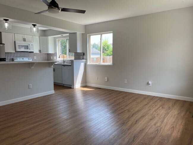 Foto del edificio - Duplex with 5 Bedroom & 4 Baths