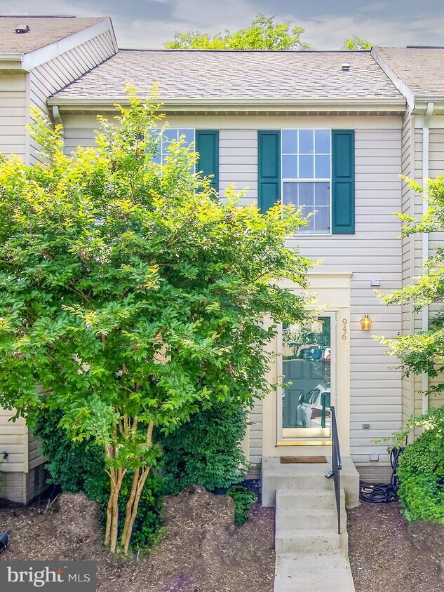 9460 Fringe Tree Ln, Manassas, VA 20110 Townhouse for Rent in