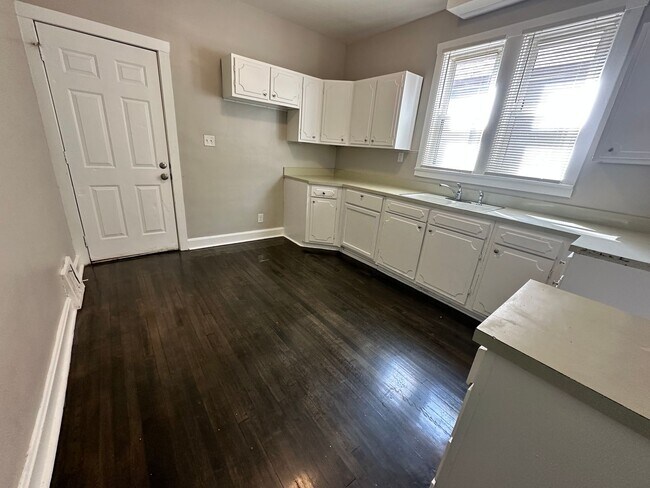 Building Photo - 4907 Tod Ave
