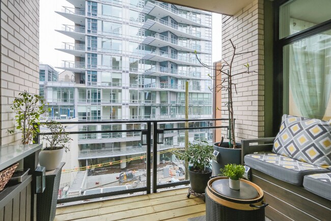Building Photo - 1252 Hornby St