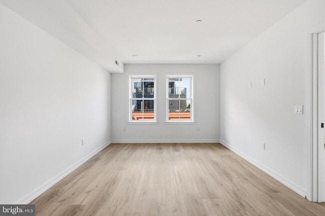 Building Photo - 209 New St