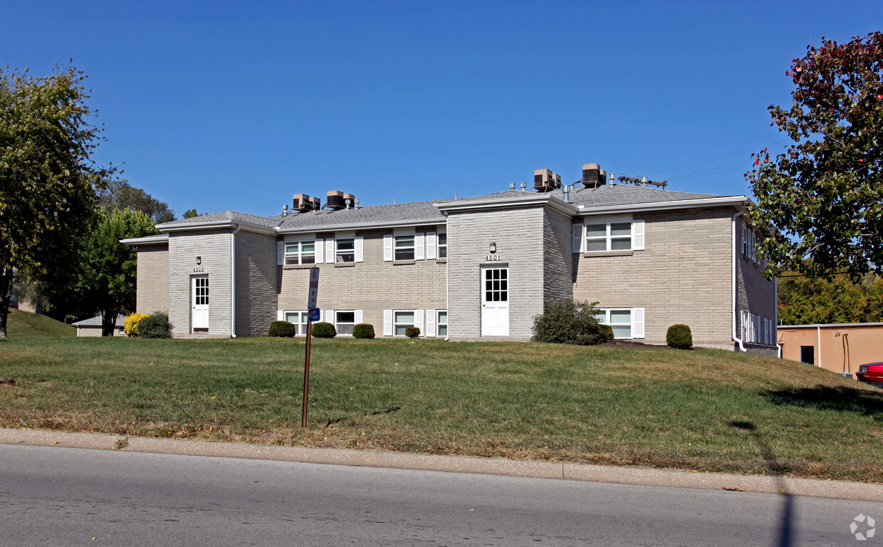 Primary Photo - Greystone Garden Apartments