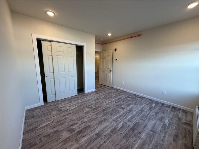 Foto del edificio - 327 Pine St