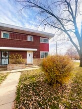 Building Photo - 140 E Northwest Hwy