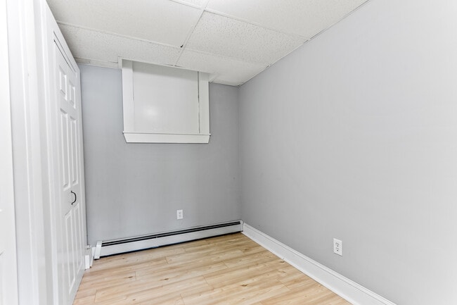 Building Photo - Lafayette St Rochester NH