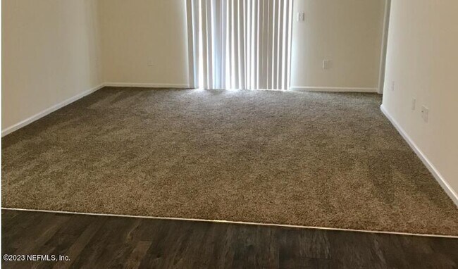 Foto del edificio - 8189 Meadow Walk Ln