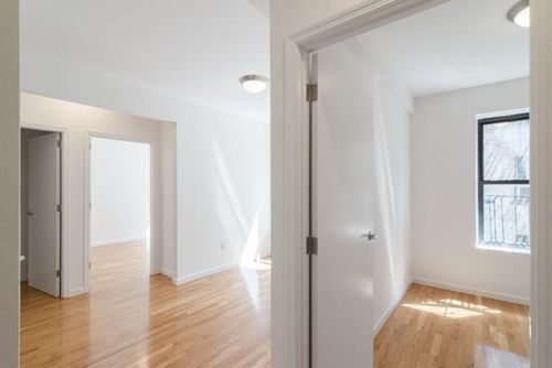 Building Photo - 150 E 91st St