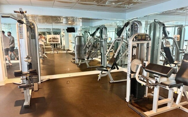 Building Photo - 3850 Galt Ocean Dr