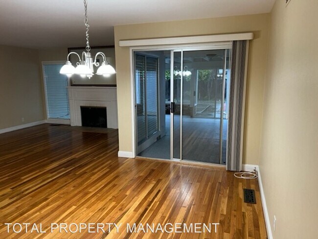 Building Photo - 3 br, 2 bath House - 1171 WESTWOOD DR