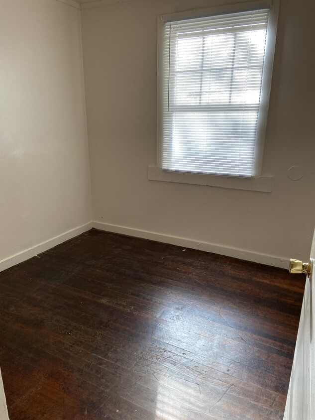Building Photo - 2441 Knox Dr
