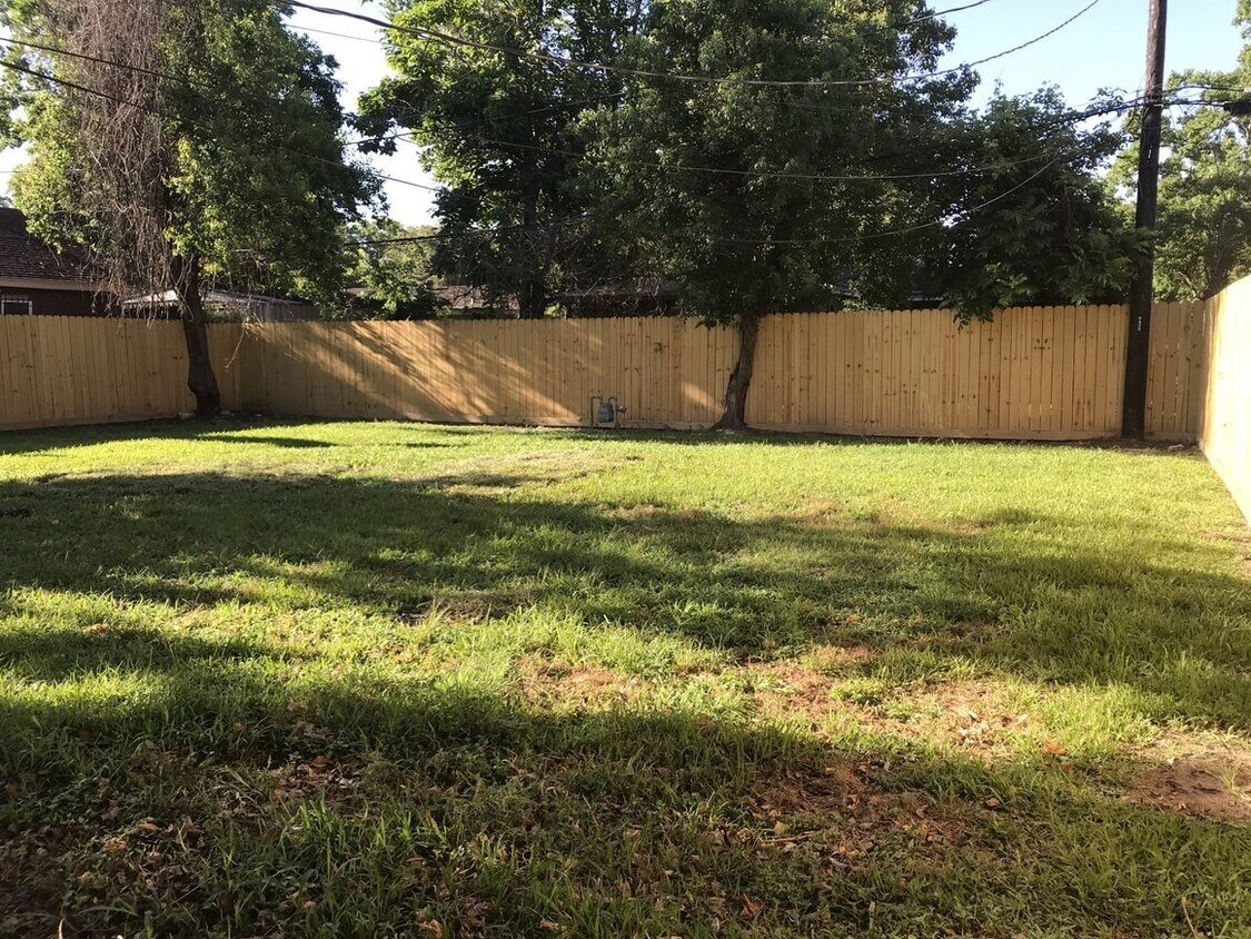 Foto del edificio - 5622 Southbrook Dr