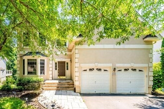 Building Photo - 20152 Boxwood Pl