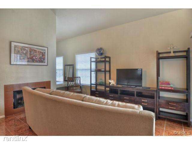 Building Photo - 1 br, 1 bath Condo - 3730 S Bear St