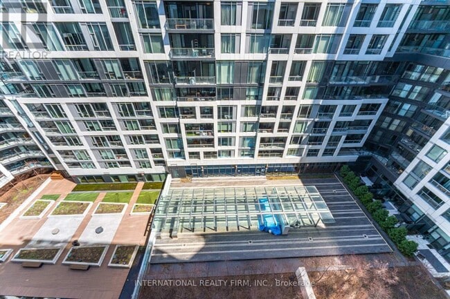 Building Photo - 27 Bathurst St
