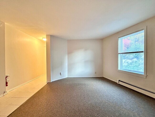 Foto del edificio - Cresent NE Apartments