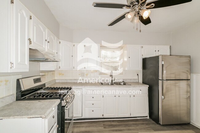 Foto del edificio - 6910 Groveland Dr