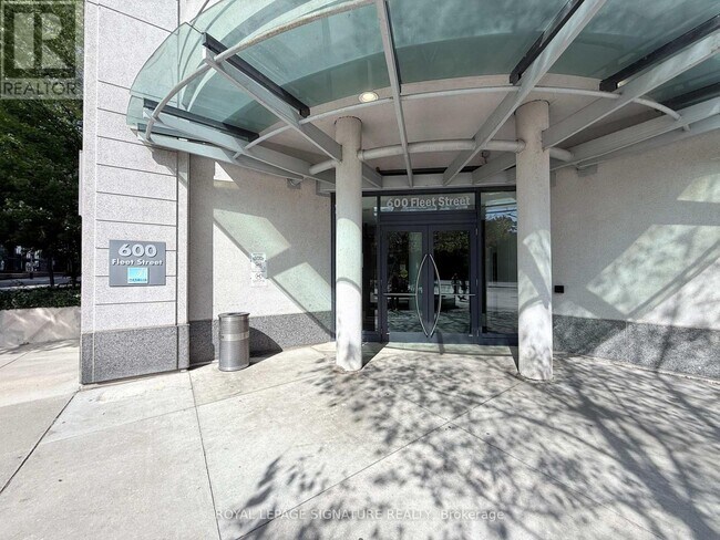 Photo du bâtiment - 600 Fleet St