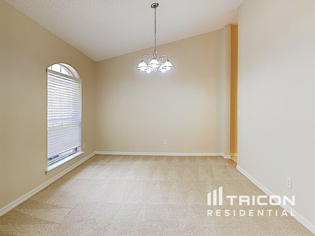 Foto del edificio - 691 Fruit Cove Forest Rd E