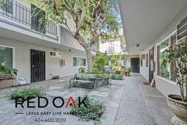 Building Photo - Stunning Two Bedroom with Spacious Rooms, ...