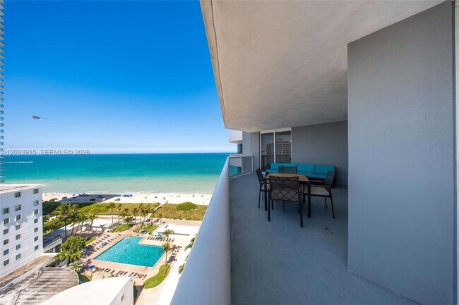 Foto del edificio - 6301 Collins Ave