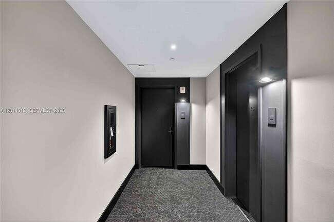 Foto del edificio - 121 NE 5th St