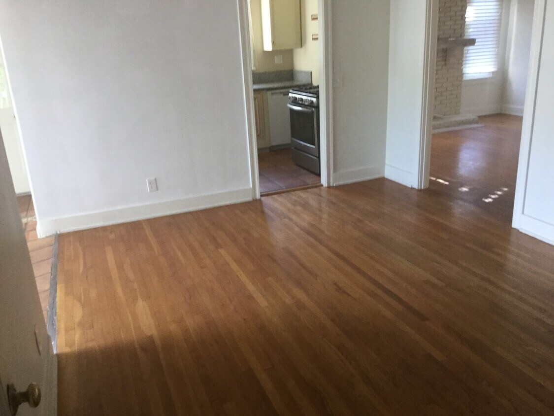 Dining room towards Kitcheenb - 732 Hartzell St