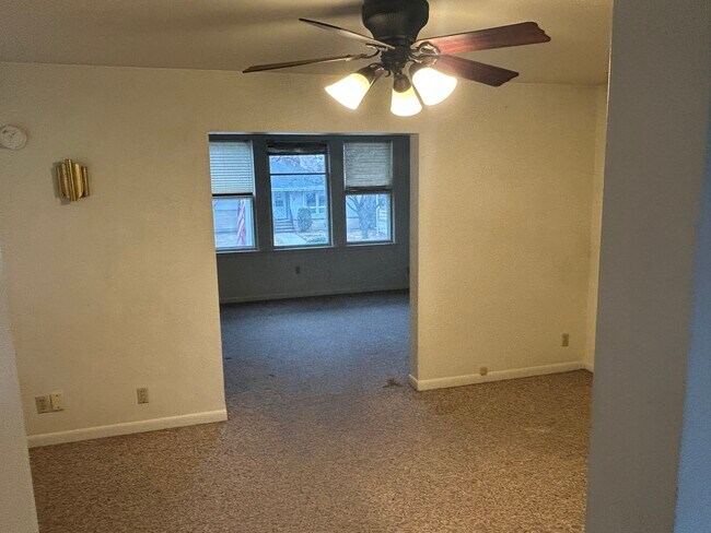 Comedor - 50 Amory St