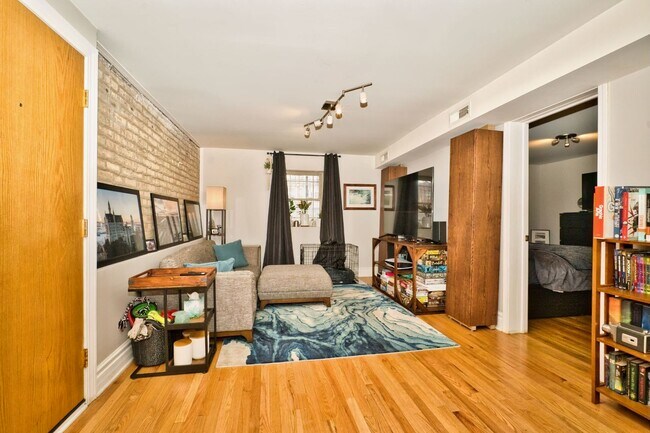 Foto del edificio - 4203 N Lawndale Ave
