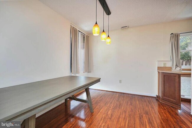 Foto del edificio - 2311 Pennyroyal Terrace