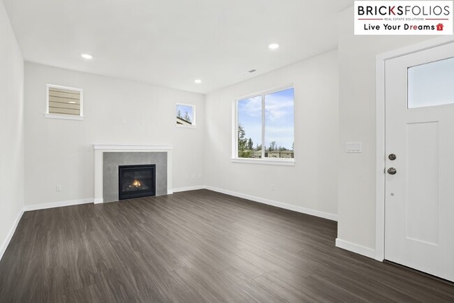 Building Photo - Welcome Home to Marysville Living!