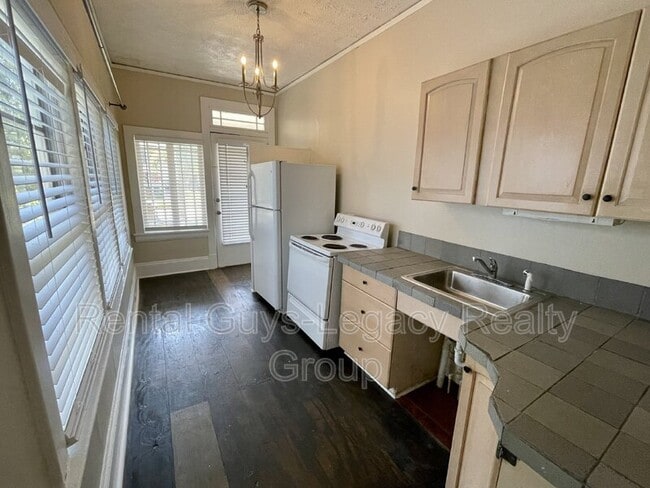 Foto del edificio - 2327 College St