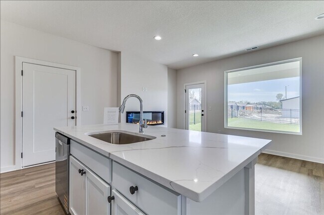 Foto del edificio - Beautiful Three Bedroom, Two Bathroom - Falcon Falls