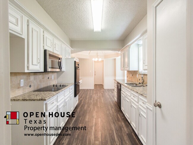 Foto del edificio - 2800 Glen Forest Ln, Plano