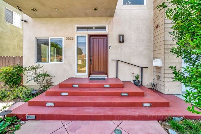 Building Photo - 3533 Tuller Ave