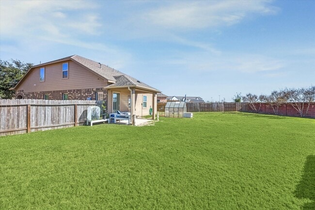 Foto del edificio - 8103 Heartbrook Field Ln