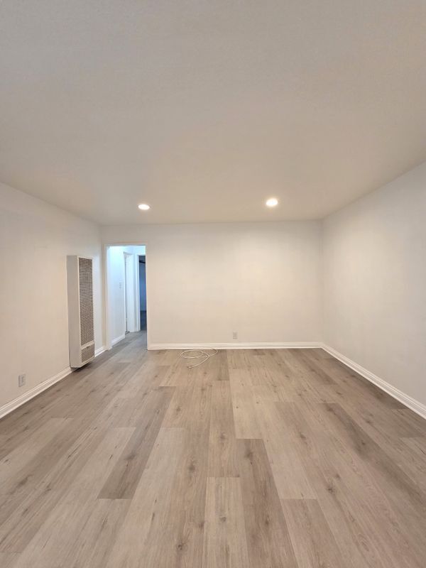 Foto del edificio - 3705 S Victoria Ave