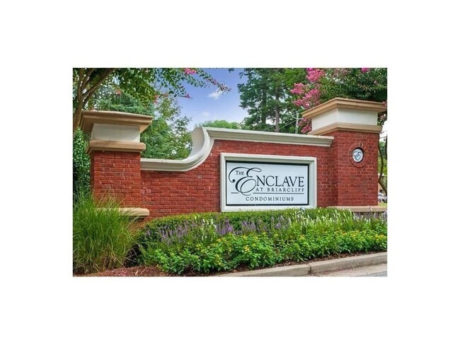 Foto del edificio - 2312 Westchester Ridge NE