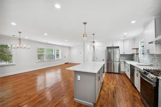 Foto del edificio - 1249 Goodwin Rd NE