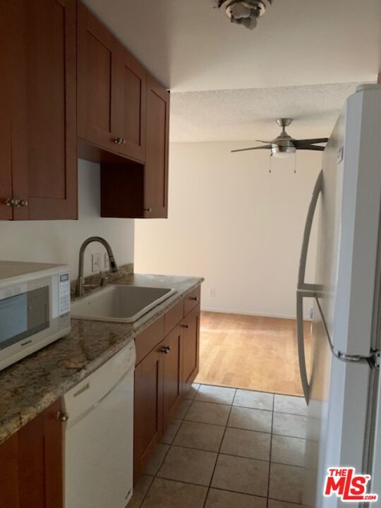 Foto del edificio - 922 N Hudson Ave