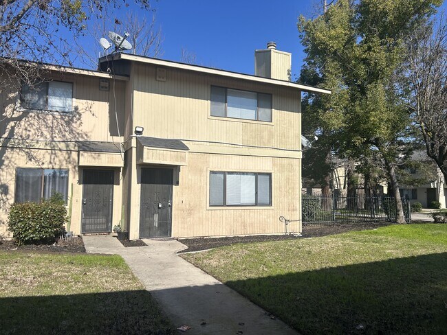 Foto del edificio - 1808 Colorado Ave