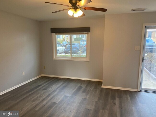 Foto del edificio - 4313 White Oak Ct